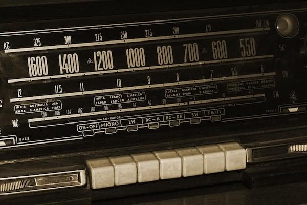 Illustration de l'apparence des boutons radio sur les anciens appareils.